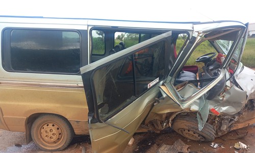 Três pessoas morrem em grave acidente entre Van e veículo de passeio na BR 354