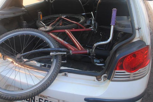 Criminosos roubam bicicleta de adolescente em Patos de Minas e deixam a deles no local