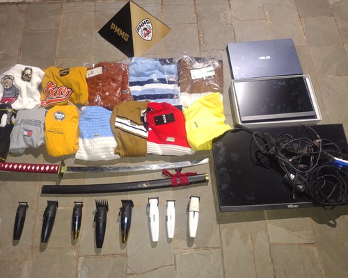 Adolescente de 17 anos é apreendido por furto de roupas, equipamentos e até espada em Patos de Minas
