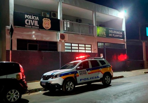 Motociclista é preso por transitar em moto com placa dobrada em Patos de Minas