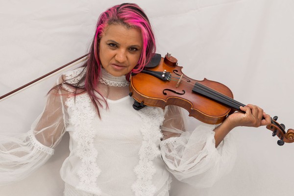 Violinista de Uberlândia descobriu a música na igreja