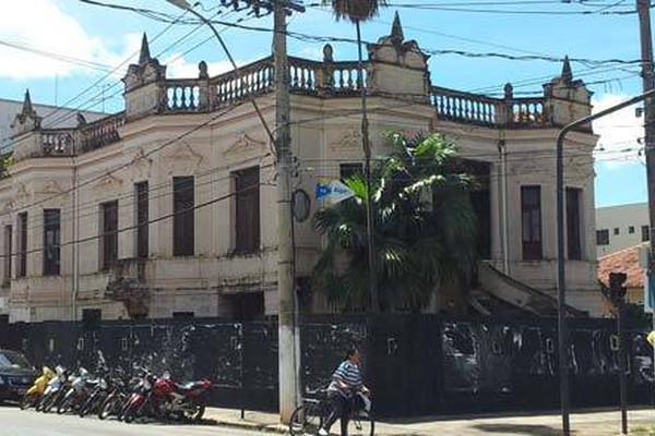 Ministério Público determina início da restauração do Palacete de Amadeu Maciel
