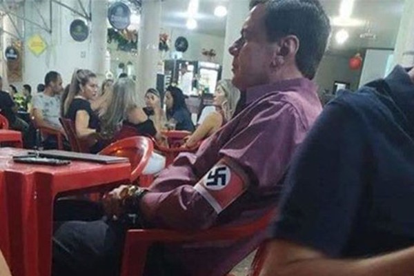 Ministério Público denuncia homem flagrado com braçadeira nazista em Unaí