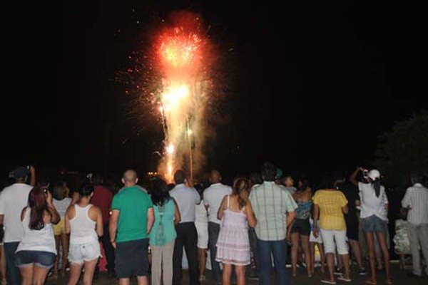 Patenses recebem 2015 com shows e queima de fogos na Orla da Lagoa Grande