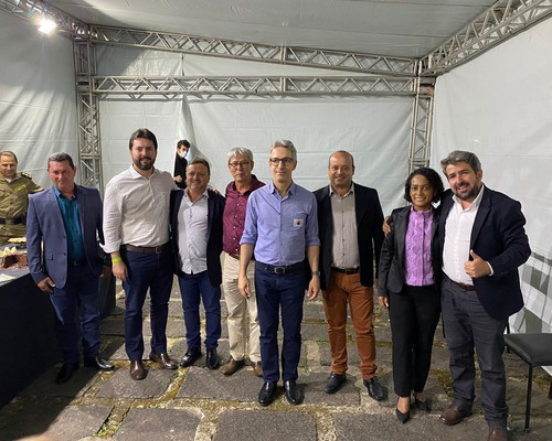 Romeu Zema anuncia ampliação do Hospital Regional junto com prefeitos da região