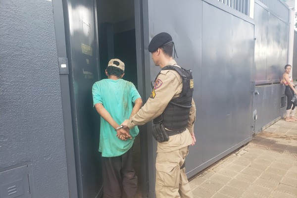 Com mandado de prisão expedido pela Justiça, homem de 35 anos é preso em Patos de Minas
