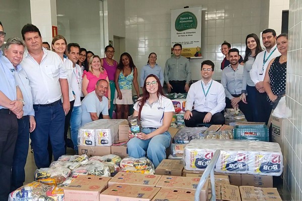 Rede Coop finaliza campanha e doa mais de 3 toneladas de alimentos às famílias atingidas pela chuva