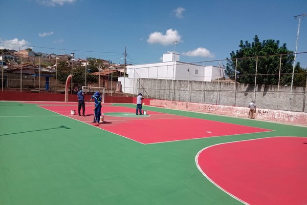 Prefeitura começa a reformar quadras para alavancar projetos esportivos em Patos de Minas