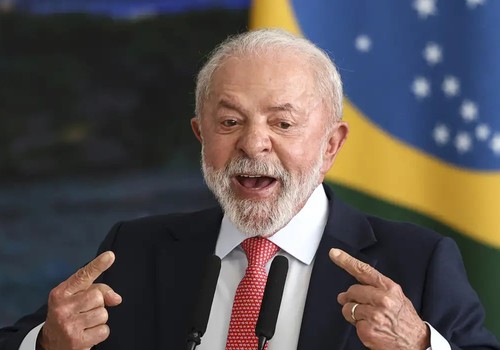 Atitude irresponsável, diz Lula após revogação de visto de embaixadora