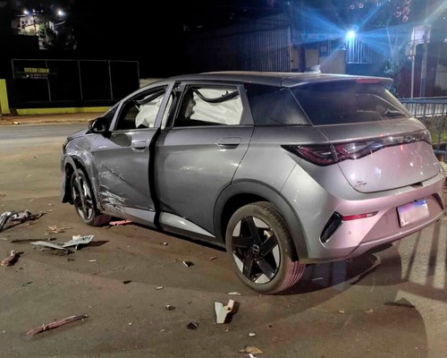 Nem radar de avanço de sinal segura: Mais um acidente no cruzamento da 5 de Maio com a Fátima Porto
