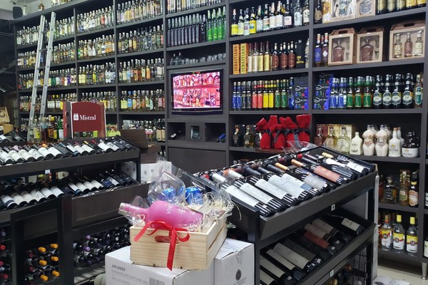 Urias Cachaças, Vinhos e Bebidas Premium é parada obrigatória para as festas de réveillon na região