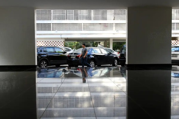 Proporção de brasileiros que moram sozinhos cresce 52% em 12 anos