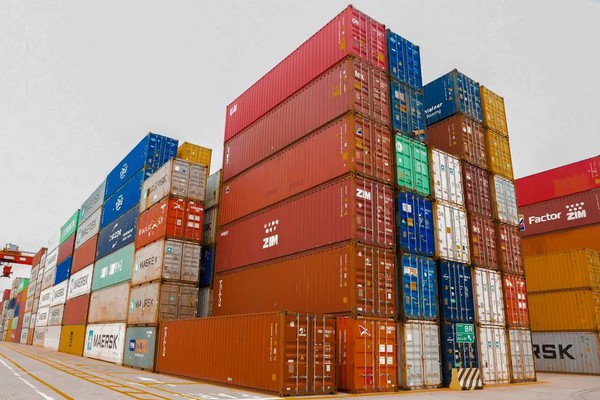 Balança comercial tem saldo positivo de US$ 6,1 bi em agosto