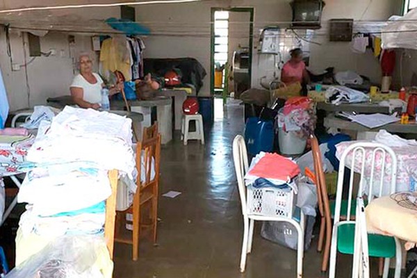 Com luz cortada por falta de pagamento, Lavanderia Comunitária da Lagoinha fecha as portas