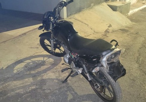 Jovem confessa ter retirado placa de motocicleta e acaba preso em Patos de Minas