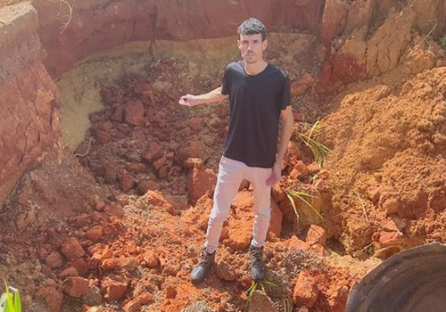 Cratera se abre na BR 352 e dificulta o trânsito entre o distrito de Alagoas e a BR 365 em Patos de Minas