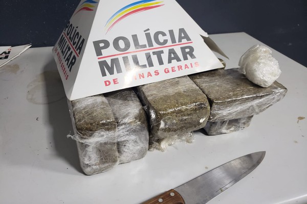 Com o auxílio de cão farejador, Polícia Militar encontra grande quantidade de drogas enterradas