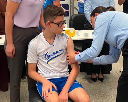 Crianças e adolescentes com diabetes tipo 1 ganham monitores e sensores de glicemia em Patos de Minas