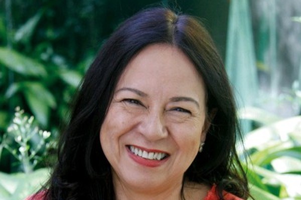 Escritora patense participa da edição de obra inédita de Machado de Assis