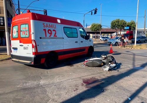 Motociclista fica gravemente ferido em acidente com caminhonete em Patos de Minas