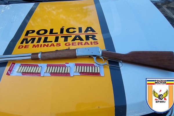 Polícia Rodoviária inicia Operação Semana Santa e prende homem com arma de fogo na MGC 354 em Patos de Minas