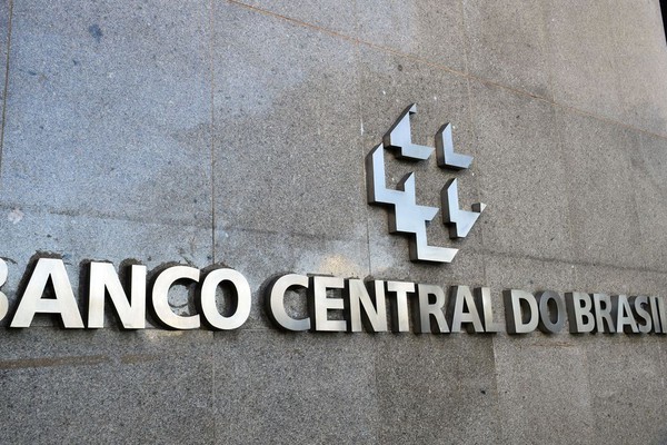 BC: contas públicas fecham novembro com saldo negativo de R$ 20 bi