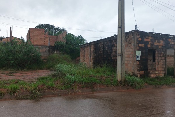 Moradores denunciam dificuldades para regularizar lotes doados pela prefeitura de Varjão de Minas