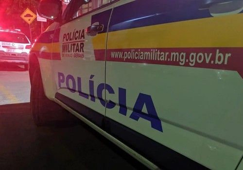 Mulher agride ex-companheiro com caco de vidro após ser arrastada pelos cabelos