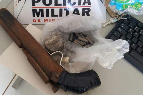 Jovem é preso com droga e espingarda calibre 12 de fabricação caseira em Lagoa Formosa