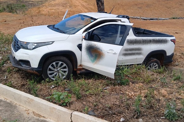 Caminhonete estacionada com chave dentro é furtada em Carmo do Paranaíba