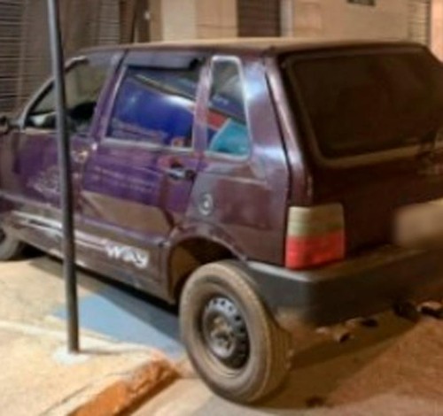 Acidente entre carro e moto deixa jovem ferido e termina com motorista preso por embriaguez em PO