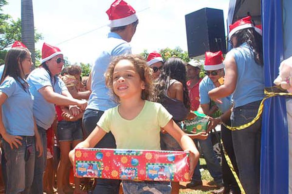 Coração Eucarístico recebe grande festa com distribuição de presentes para comemorar o Natal