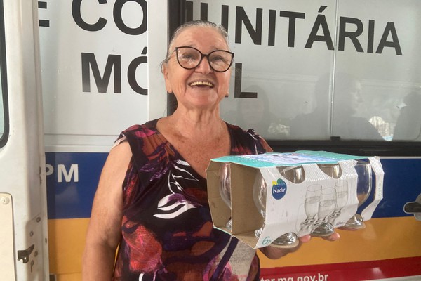 Criminosos estão entregando presentes para idosos para aplicar golpes em Patos de Minas; entenda