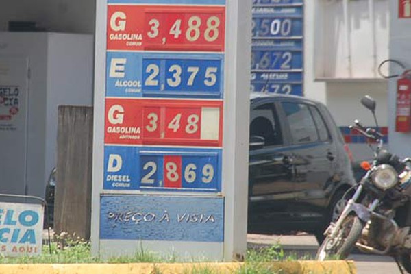 Aumento geral: preços dos combustíveis disparam nos postos de Patos de Minas