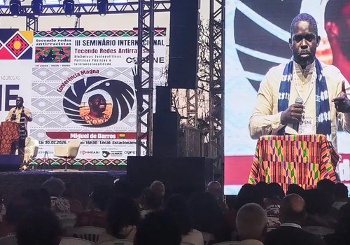 Sociólogo africano diz que Brasil é atacado por causa de terras raras
