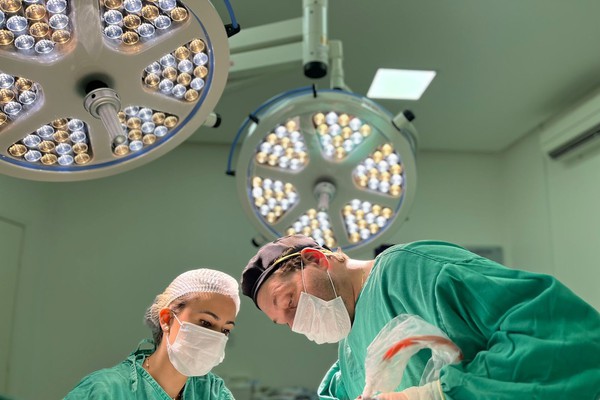 Patos de Minas realiza a primeira cirurgia de mastectomia radical com reconstrução mamária