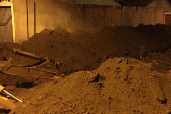 Valeta desmorona e soterra trabalhador na cidade de Carmo do Paranaíba
