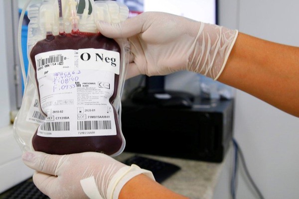 Estoques de sangue diminuem 45%, e Hemominas convoca doadores do tipo “O negativo”