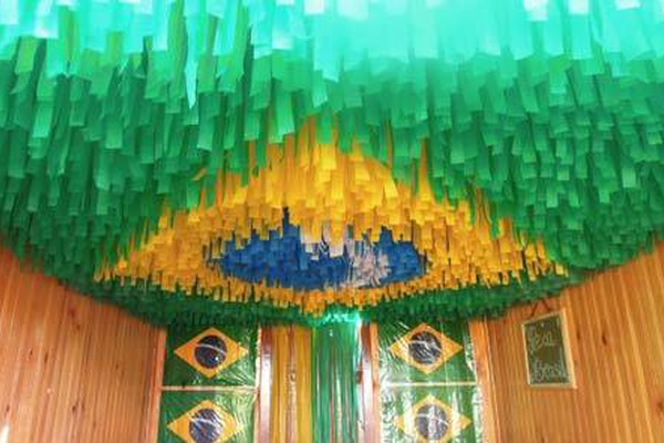 Família colore a casa inteira de verde e amarelo para torcer pelo Brasil na Copa