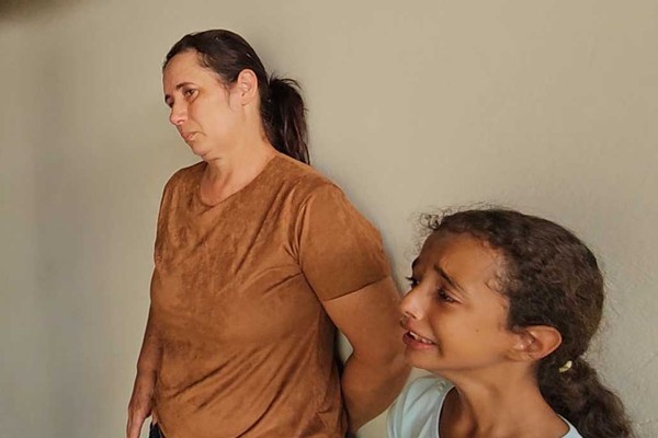 Família vive drama após ter casa covardemente incendiada e amigos fazem campanha para ajudar