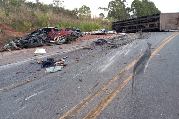 Tragédia na BR-262: Motorista de guincho morre em acidente envolvendo três veículos em Córrego Danta