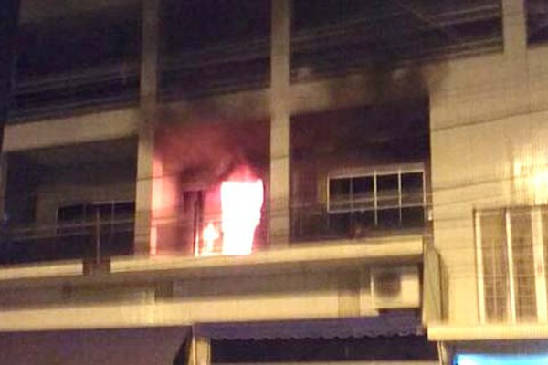 Incêndio em apartamento no centro de Patos de Minas assusta moradores e causa destruição