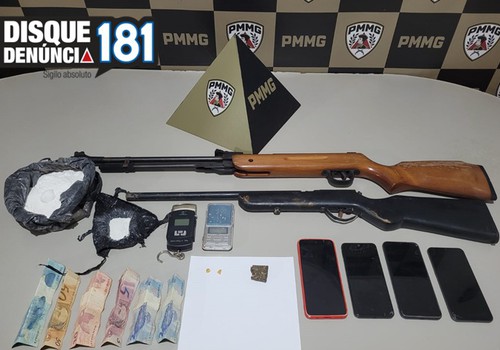 Denúncia anônima leva à prisão de suspeitos por tráfico no bairro Vila Nova, em Monte Carmelo