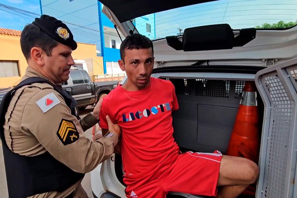 Polícia Militar age rápido e prende suspeito com celular de idosa encontrada morta; veja