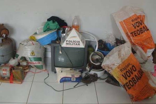 Ladrões fazem “limpa” em fazenda em Carmo do Paranaíba e acabam presos pela PM