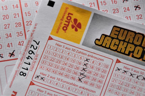 Jogos de loteria mais fáceis de ganhar: guia completo