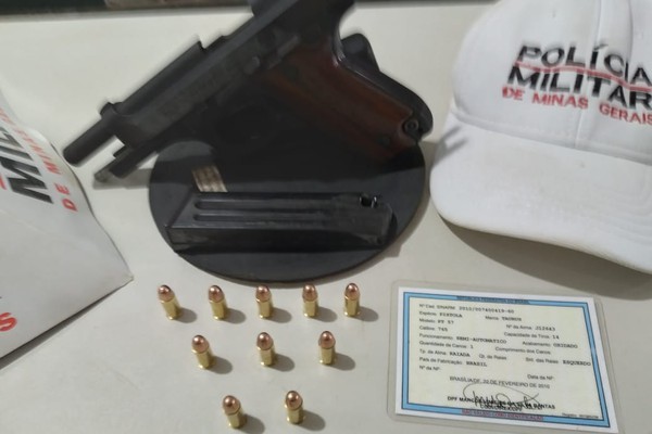 PM Rodoviária apreende pistola com munições e prende motorista de 54 anos na MG 235