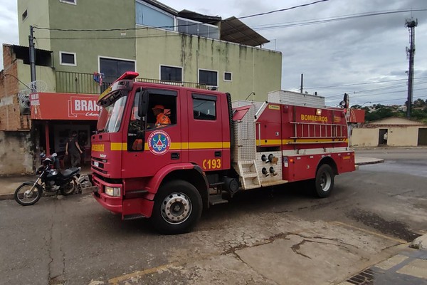 Gás de cozinha pega fogo em bar e Corpo de Bombeiros é acionado em Patos de Minas