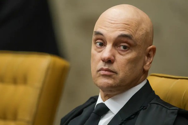 “Não há chance de recuar um milímetro”, diz Moraes ao Washington Post