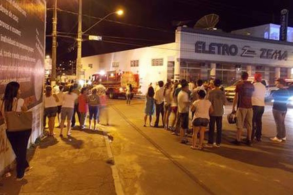 Criminosos invadem depósito da Eletrozema em São Gotardo e provocam incêndio